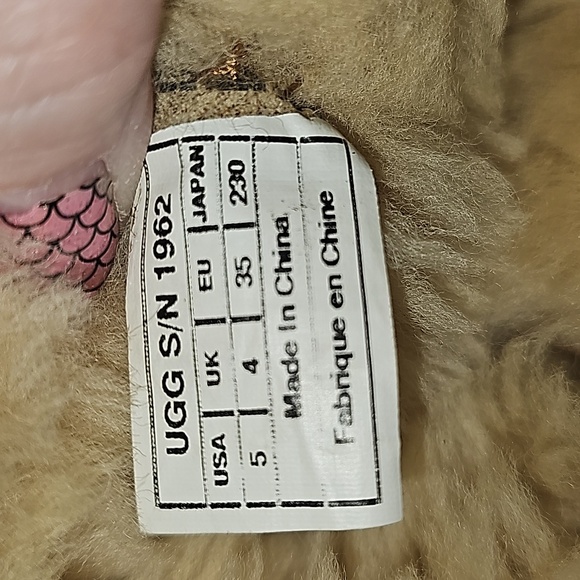 UGG Bailey Button Triplet II Boot in Chestnut Suede S/N 1962 Size 5 F100111 - Picture 14 of 14